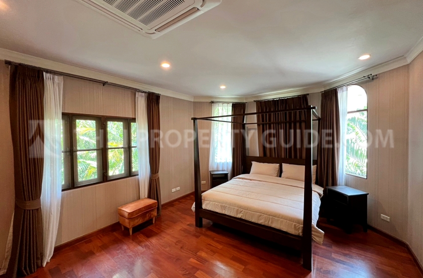 House with Private Pool in Sukhumvit 